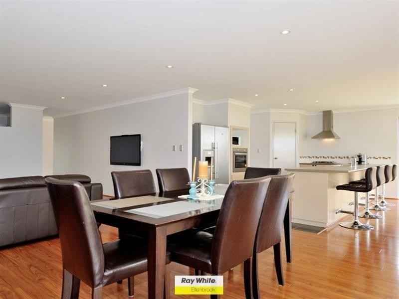 10 Hedlow Way, Ellenbrook WA 6069