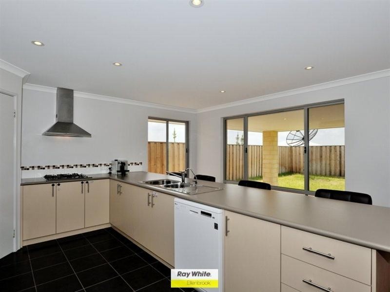 10 Hedlow Way, Ellenbrook WA 6069