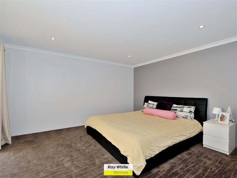 10 Hedlow Way, Ellenbrook WA 6069