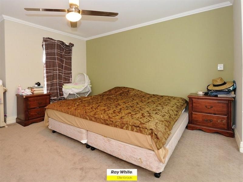 16 Sorrento Turn, Ellenbrook WA 6069