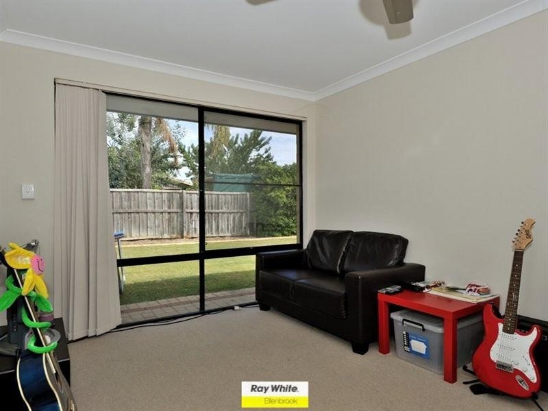 16 Sorrento Turn, Ellenbrook WA 6069