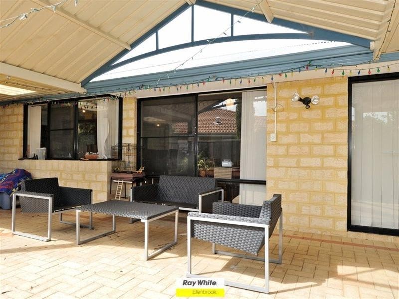 16 Sorrento Turn, Ellenbrook WA 6069