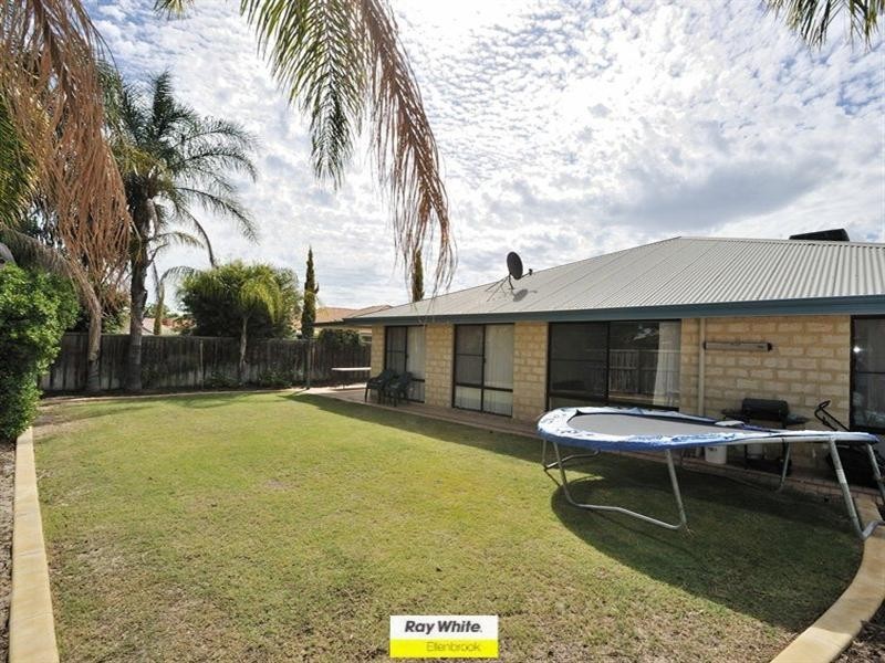 16 Sorrento Turn, Ellenbrook WA 6069