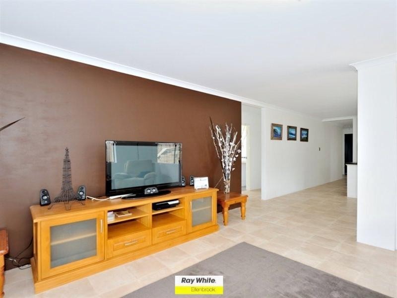 152 Elmridge Parkway, Ellenbrook WA 6069