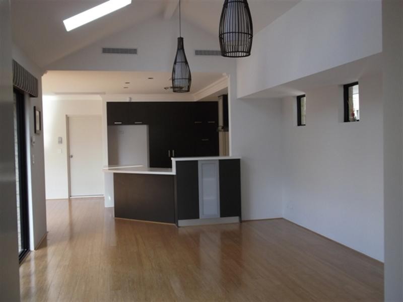 12 Wesley Way, Aveley WA 6069