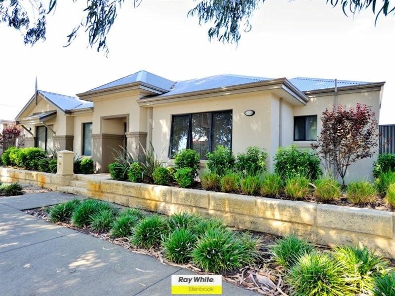 8 Harman Place, Aveley WA 6069