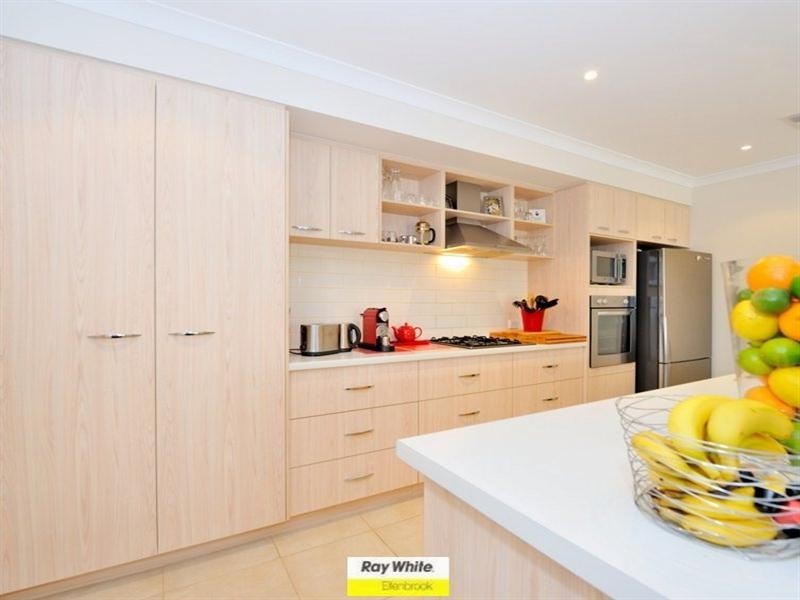 8 Harman Place, Aveley WA 6069