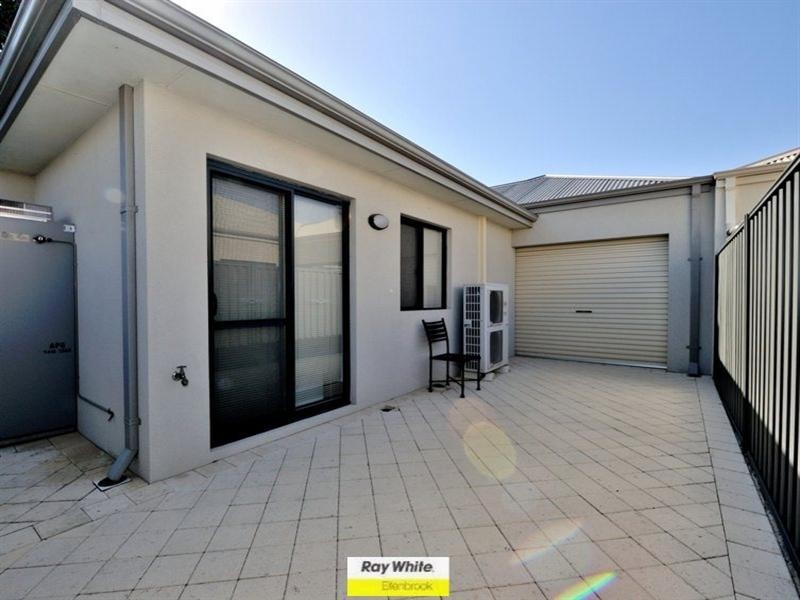 8 Harman Place, Aveley WA 6069