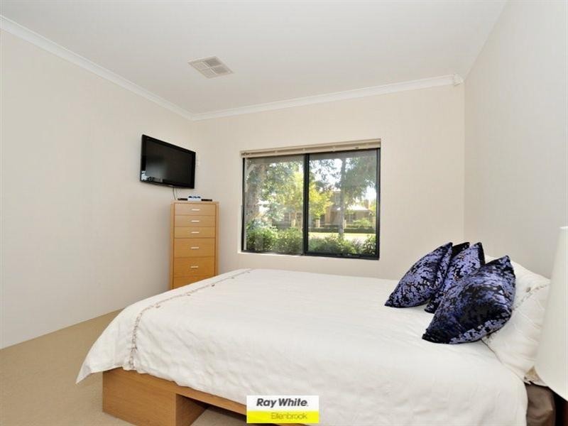 8 Harman Place, Aveley WA 6069