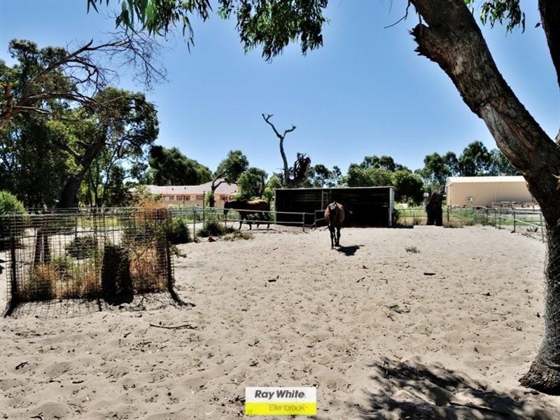 732 Lord Street, Henley Brook WA 6055