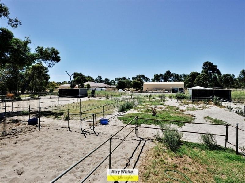 732 Lord Street, Henley Brook WA 6055