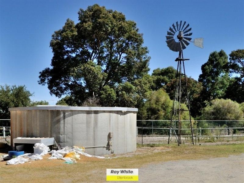 732 Lord Street, Henley Brook WA 6055