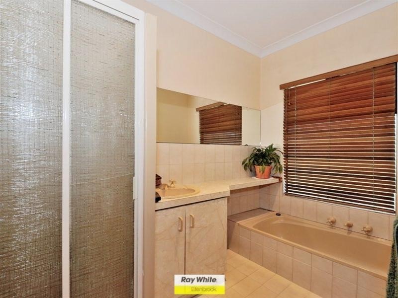 732 Lord Street, Henley Brook WA 6055