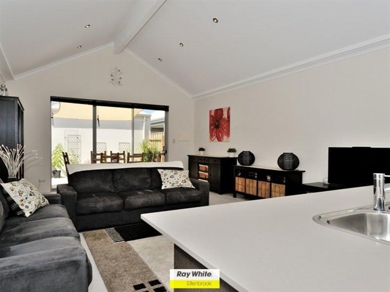 5 Liten Lane, Ellenbrook WA 6069