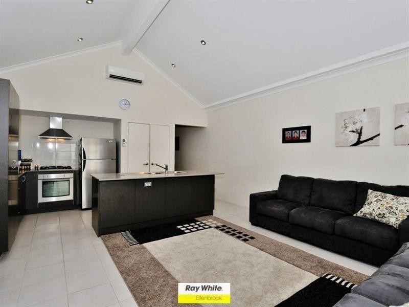 5 Liten Lane, Ellenbrook WA 6069