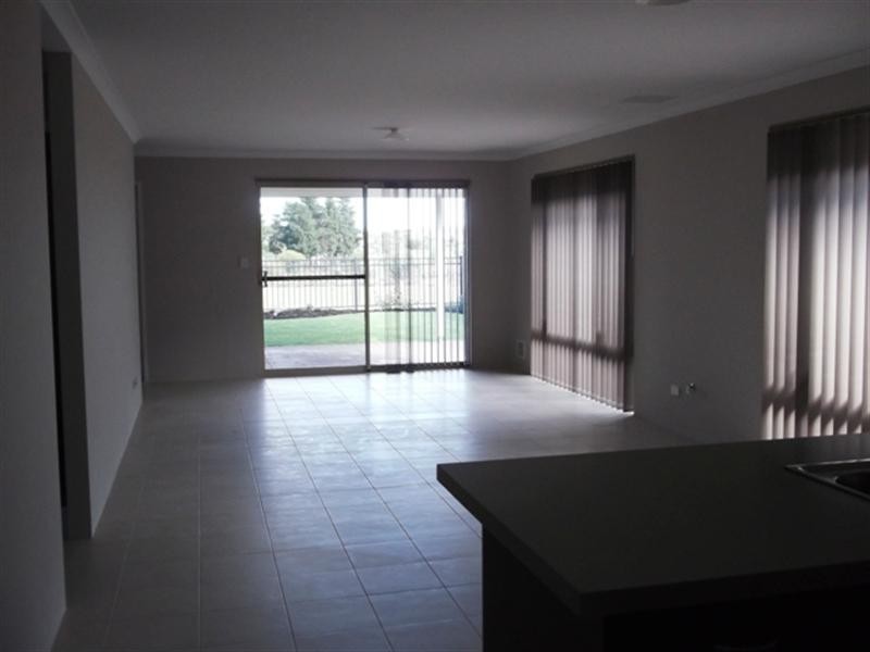 5 Goomally Turn, Ellenbrook WA 6069