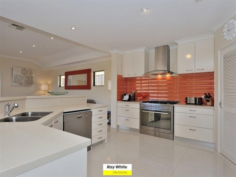 5 Aspley Lane, The Vines WA 6069