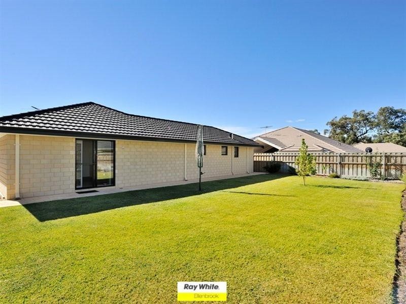 5 Aspley Lane, The Vines WA 6069