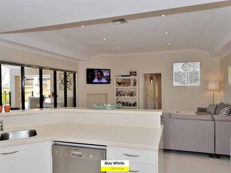 5 Aspley Lane, The Vines WA 6069