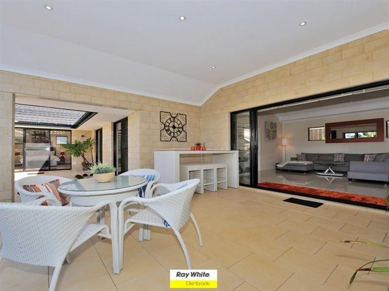 5 Aspley Lane, The Vines WA 6069