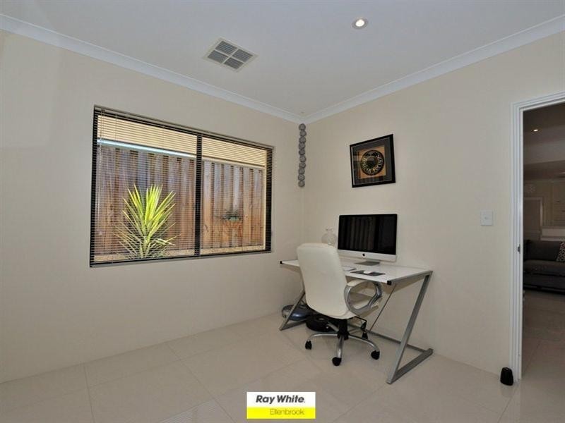 5 Aspley Lane, The Vines WA 6069