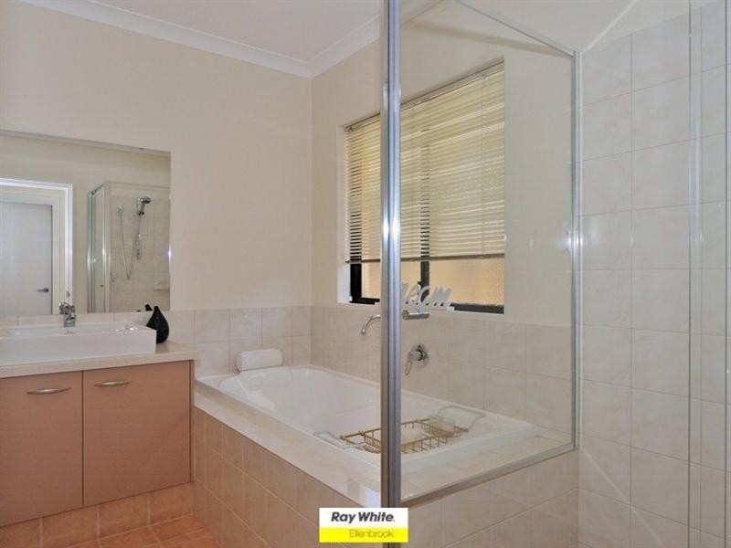 5 Aspley Lane, The Vines WA 6069