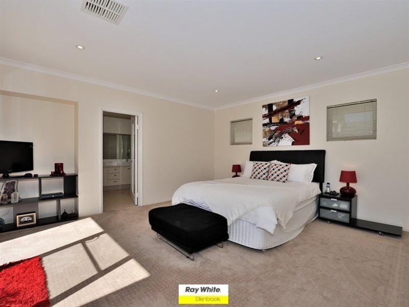 5 Aspley Lane, The Vines WA 6069