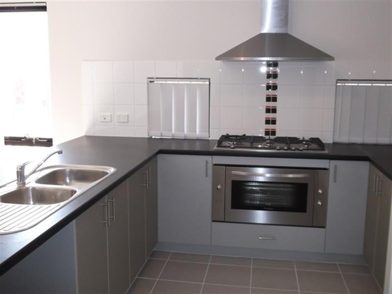 10 Celadon Terrace, Aveley WA 6069