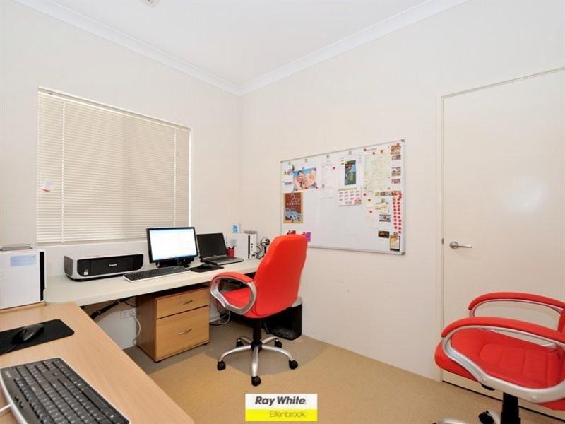 8 Harman Place, Aveley WA 6069