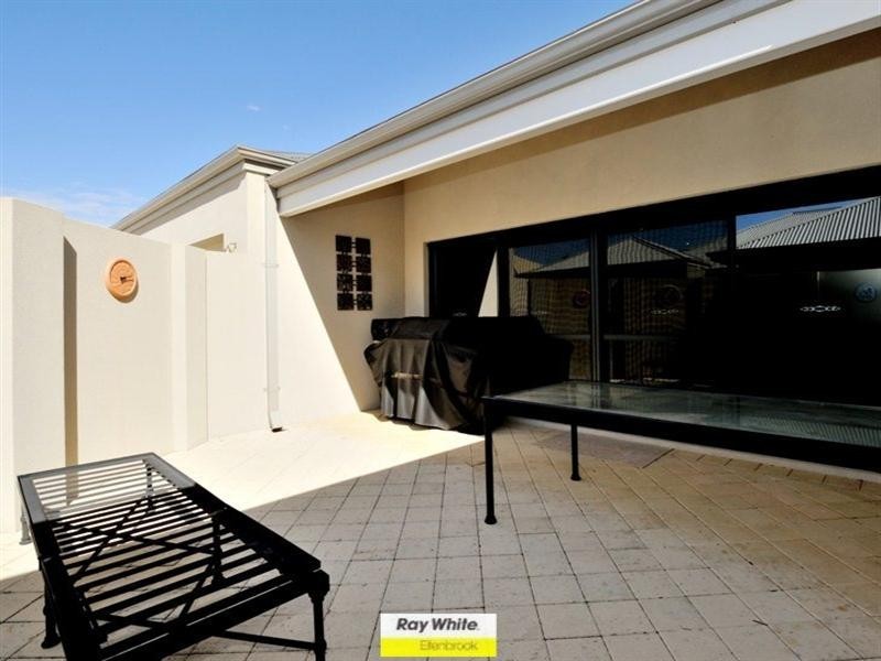 8 Harman Place, Aveley WA 6069