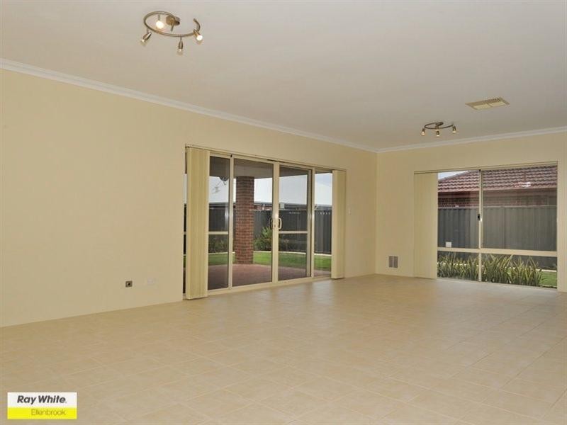 24 Corich Pass, Aveley WA 6069