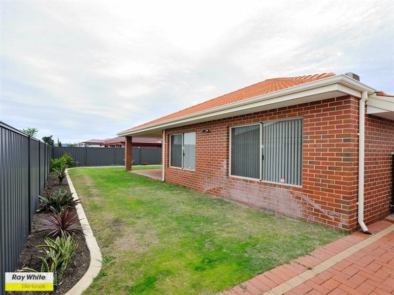 24 Corich Pass, Aveley WA 6069