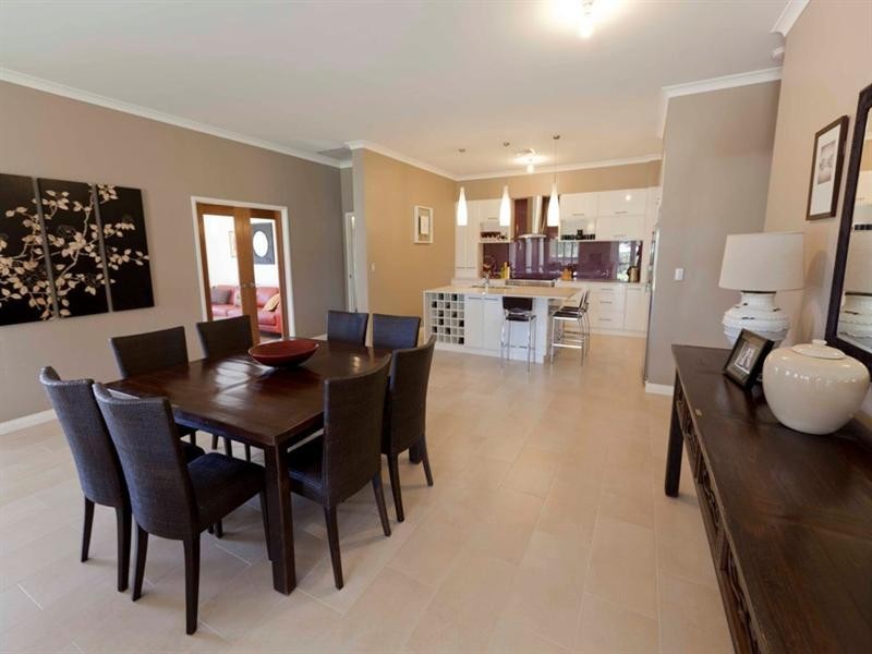 130 Roxburghe Drive, The Vines WA 6069