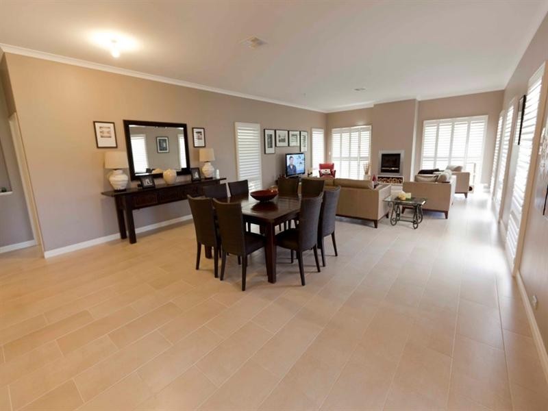 130 Roxburghe Drive, The Vines WA 6069