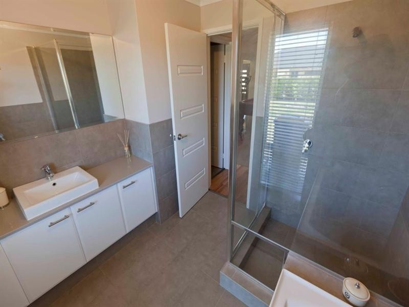 130 Roxburghe Drive, The Vines WA 6069