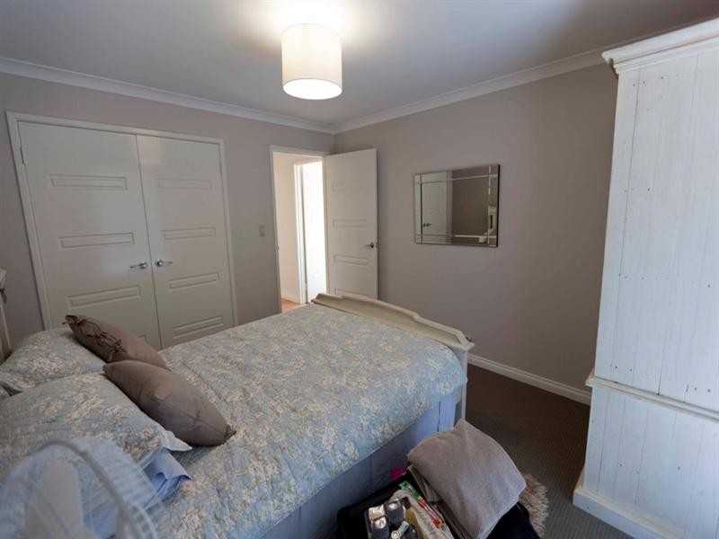 130 Roxburghe Drive, The Vines WA 6069