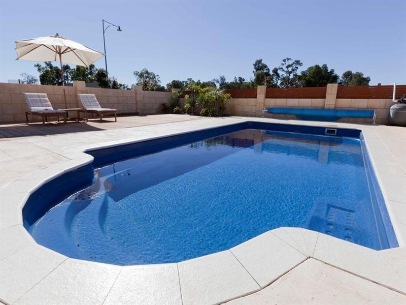 130 Roxburghe Drive, The Vines WA 6069