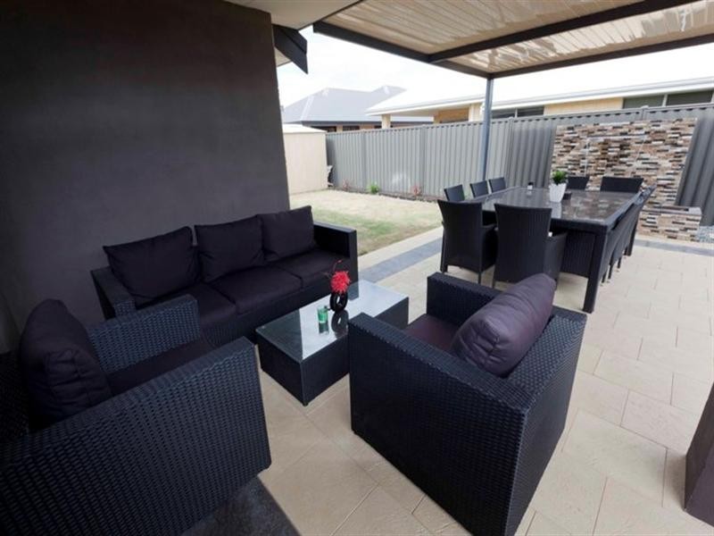 4 Daviesia Corner, DAYTON, West Swan WA 6055