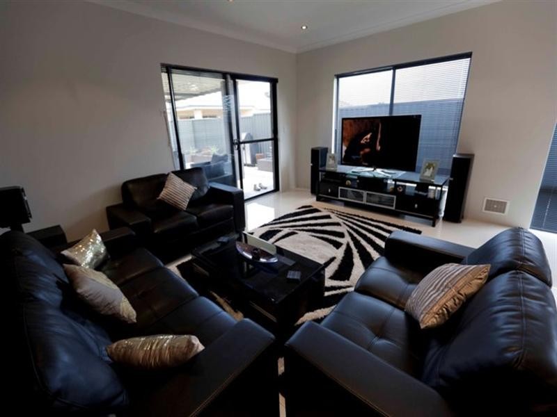 4 Daviesia Corner, DAYTON, West Swan WA 6055