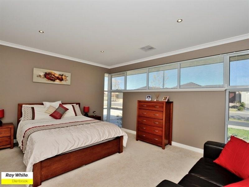 10 Ellery Gate, Aveley WA 6069