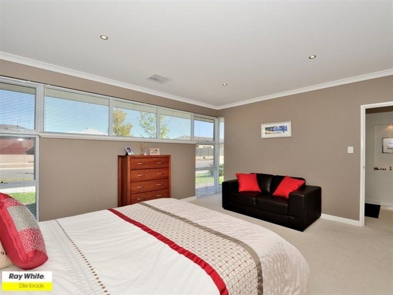10 Ellery Gate, Aveley WA 6069
