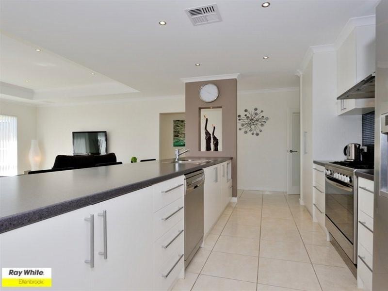 10 Ellery Gate, Aveley WA 6069