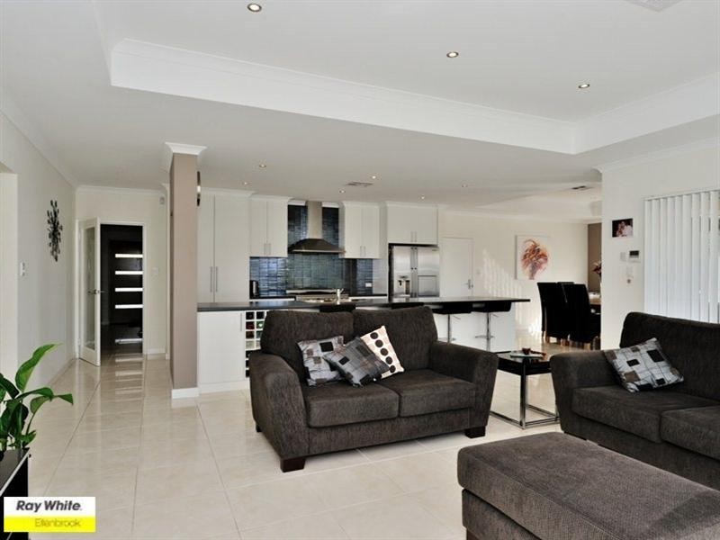 10 Ellery Gate, Aveley WA 6069