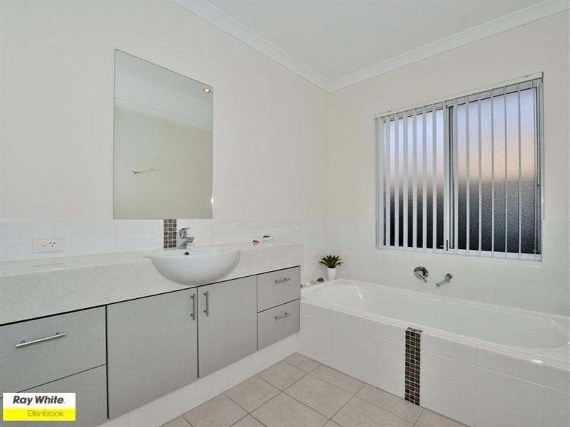 10 Ellery Gate, Aveley WA 6069