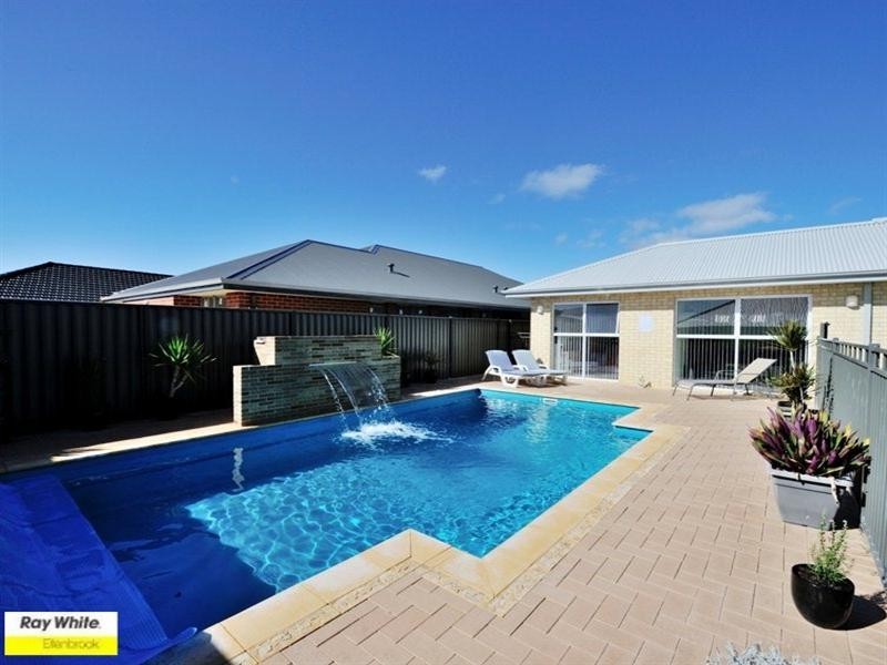 10 Ellery Gate, Aveley WA 6069