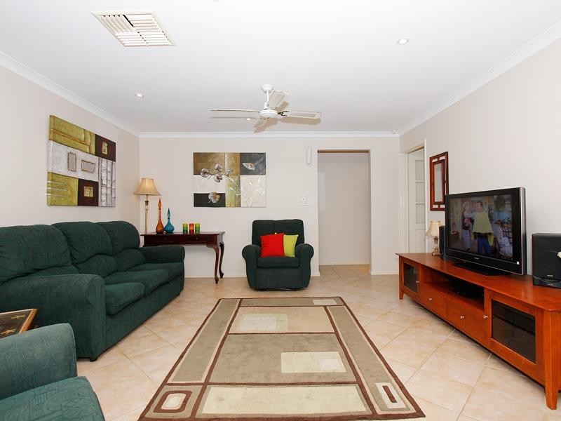 38 Bronzewing Avenue, Ellenbrook WA 6069