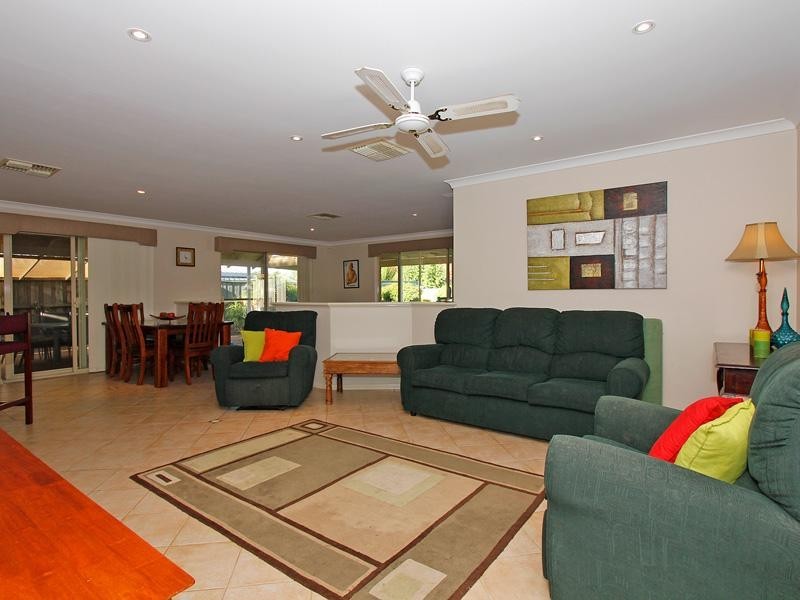 38 Bronzewing Avenue, Ellenbrook WA 6069