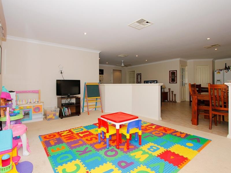 38 Bronzewing Avenue, Ellenbrook WA 6069