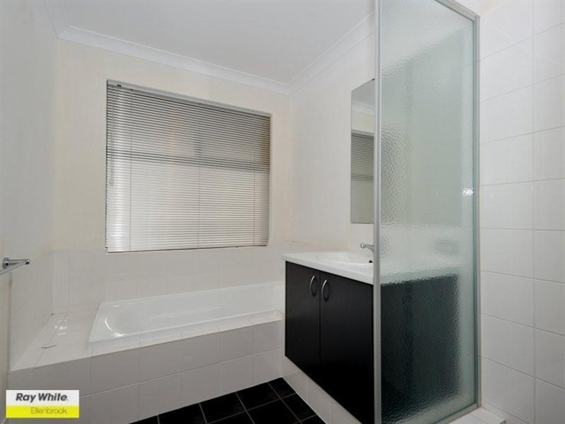 10 Elmridge Parkway, Ellenbrook WA 6069