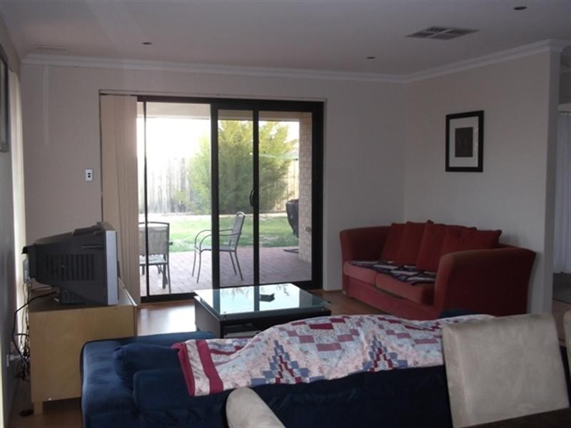 14 Heirisson Turn, Ellenbrook WA 6069